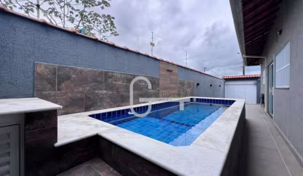 Casa a venda com 3 dormitórios no bairro Cidade Nova Peruíbe.