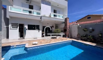 Casa  Sobrado a 300m da praia com 4 dormitórios à venda, 183 m² por R$ 1.150.000 - Balneário Três Marias - Peruíbe/SP