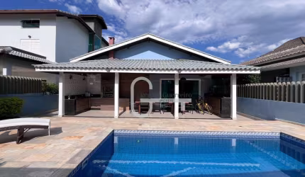 Casa com 3 dormitórios à venda, 171 m² por R$ 1.450.000,00 - Bougainvillee III - Peruíbe/SP