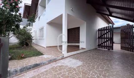Casa com 4 dormitórios à venda, 185 m² por R$ 600.000,00 - Estância São José - Peruíbe/SP