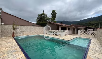 Casa com 3 dormitórios à venda, 250 m² por R$ 490.000,00 - Guaraú - Peruíbe/SP