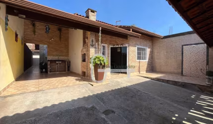 Casa com 3 dormitórios à venda, 149 m² por R$ 450.000,00 - Estância São José - Peruíbe/SP