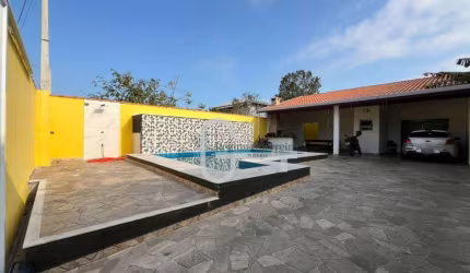 Casa com 3 dormitórios à venda, 176 m² por R$ 650.000,00 - Estância Balneária Maria Helena Novaes - Peruíbe/SP