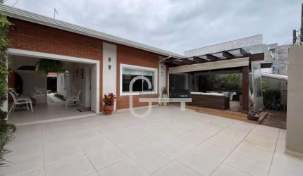 Casa com 4 dormitórios à venda, 200 m² por R$ 1.100.000,00 - Balneário Stella Maris - Peruíbe/SP