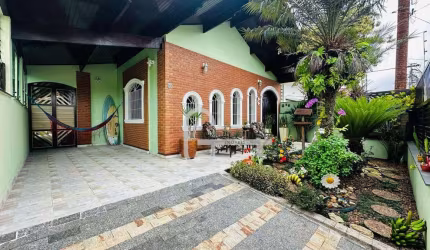 Casa com 3 dormitórios à venda, 178 m² por R$ 650.000,00 - Balneário Três Marias - Peruíbe/SP