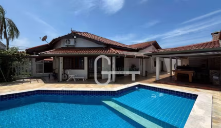 Casa com 3 dormitórios à venda, 242 m² por R$ 950.000,00 - Jardim Imperador - Peruíbe/SP