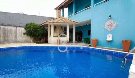 Casa com 3 dormitórios à venda, 229 m² por R$ 800.000,00 - Arpoador - Peruíbe/SP