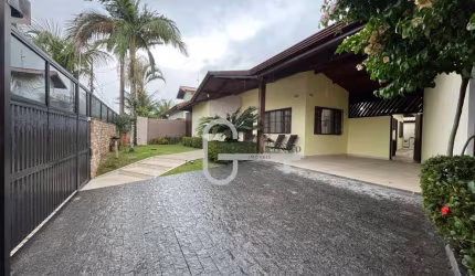 Casa com 4 dormitórios à venda, 182 m² por R$ 750.000,00 - Balneário Três Marias - Peruíbe/SP