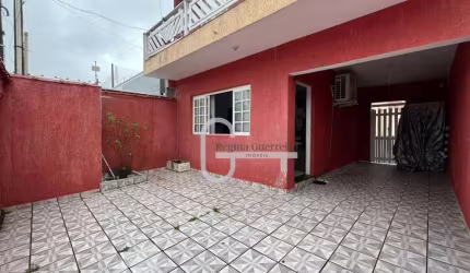 Casa com 3 dormitórios à venda, 150 m² por R$ 690.000,00 - Centro - Peruíbe/SP