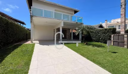 Casa com 3 dormitórios à venda, 226 m² por R$ 1.900.000,00 - Bougainvillee II - Peruíbe/SP