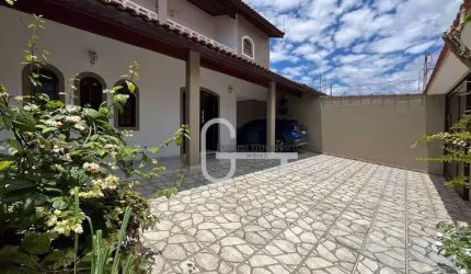 Casa com 4 dormitórios à venda, 201 m² por R$ 780.000,00 - Parque D'Aville Residencial - Peruíbe/SP