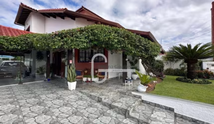 Casa com 3 dormitórios à venda, 210 m² por R$ 750.000,00 - Cidade Nova Peruibe - Peruíbe/SP
