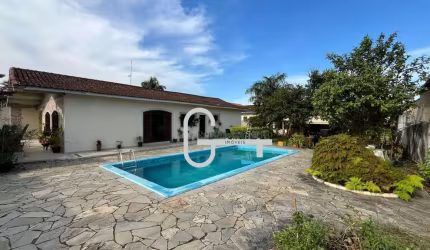 Casa com 4 dormitórios à venda, 200 m² por R$ 850.000,00 - Balneário Stella Maris - Peruíbe/SP