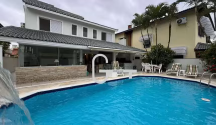 Casa com 5 dormitórios à venda, 339 m² por R$ 2.800.000,00 - Bougainvillee I - Peruíbe/SP