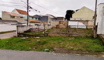 Raridade ! Terreno sem benfeitorias de esquina próximo ao Supermercado Araucária Xaxim