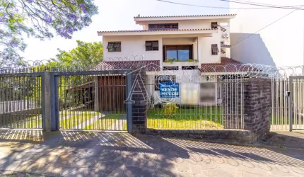 Casa com 3 quartos à venda na Manoel Antônio de Magalhães, 40, Medianeira, Porto Alegre, 258 m2 por R$ 980.000