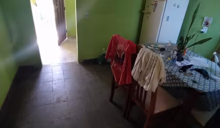 DUAS CASAS EM LOTE 730m2 NOVO RETIRO R$320.000,00