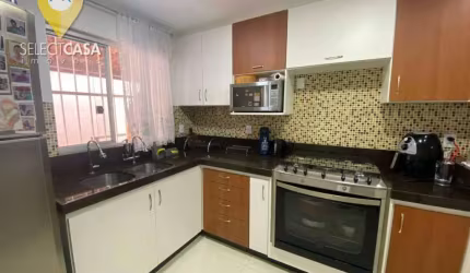 Casa triplex em Feu Rosa