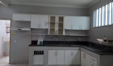 Casa Para Vender com 4 quartos, sendo 1 suíte no bairro Luzia em Aracaju