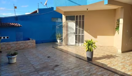Casa Para Vender com 4 quartos 1 suíte no bairro Coroa do Meio em Aracaju