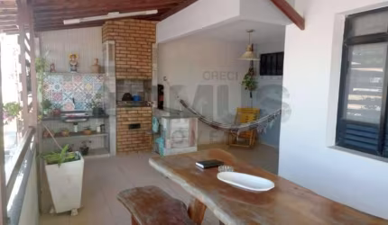 Casa Para Vender com 3 quartos 2 suítes no bairro Atalaia em Aracaju