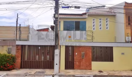Casa Para Vender com 4 quartos 2 suítes no bairro Luzia em Aracaju