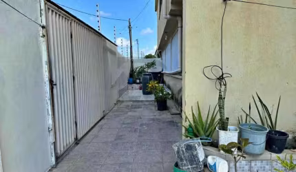 Casa Para Vender com 4 quartos 2 suítes no bairro Luzia em Aracaju