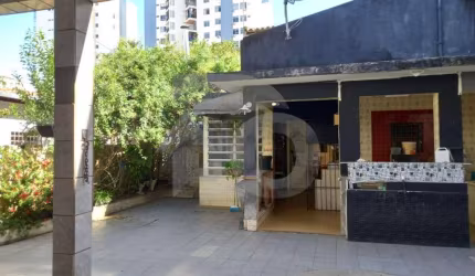 Casa Para Vender com 6 quartos 3 suítes no bairro Centro em Aracaju