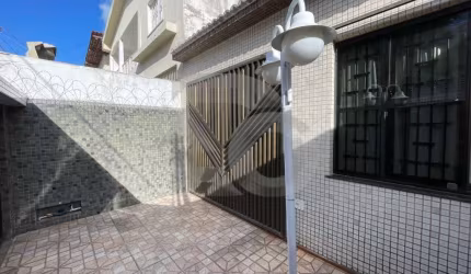 Casa Para Vender com 4 quartos 1 suíte no bairro Novo Paraíso em Aracaju