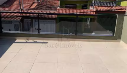 Sobrado Espaçoso com 3 Quartos e Churrasqueira