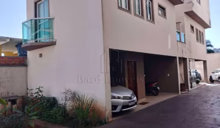Casa no Jardim Vila Rica, em Santo André