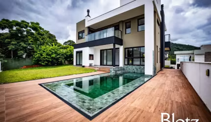 casa em condomínio fechado com piscina exclusiva