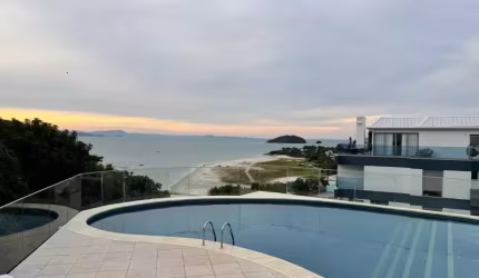 Apartamento com 3 dormitórios frente mar - Canajurê