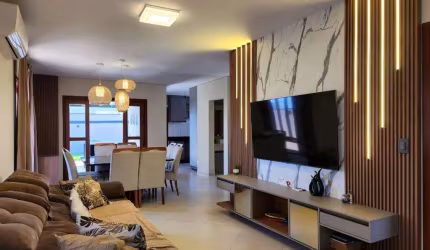 VENDA de Sobrado de Alto Padrão com 3 Suítes, Área Gourmet e Quintal no Condomínio Residencial Real Park, Sumaré/SP