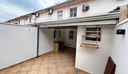 VENDA de Casa Modelo Carolina de Canto com 2 Quartos, Excelente Localização em Condomínio no Villa Flora em Sumaré SP