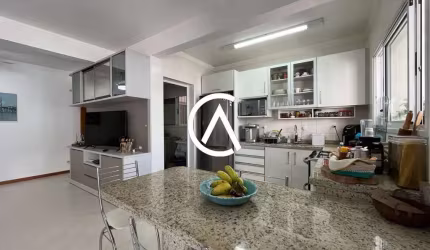 Apartamento na Praia dos Ingleses (NORTE) 300m da Praia com 3 dormitórios!