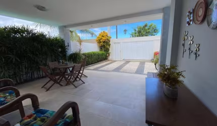 Casa 4 dormitórios ou + para Venda em Lauro de Freitas / BA no bairro Buraquinho