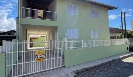 Casa para Venda em Balneário Piçarras, CENTRO, 6 dormitórios, 2 suítes, 4 banheiros, 4 vagas