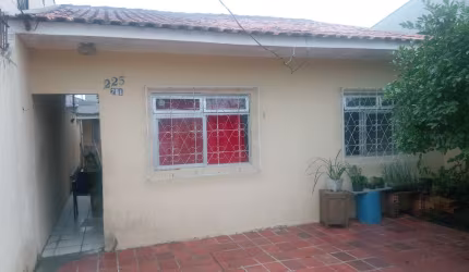 Linda casa de 2 dormitórios e 1 edicula, R$ 290.000, Pinheirinho - Curitiba - Pr.