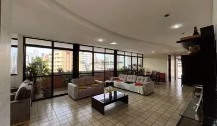 Cobertura linear com 383m² à venda há 300m. da praia de Manaíra, João Pessoa/PB