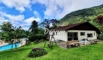 Casa com 5 dormitórios à venda, 266 m² por R$ 995.000,00 - Granja Guarani - Teresópolis/RJ