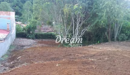 Ótimo terreno com boa topografia para construção.