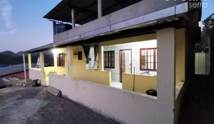 Casa com 3 dormitórios à venda, 114 m² por R$ 325.000,00 - Fazendinha - Teresópolis/RJ