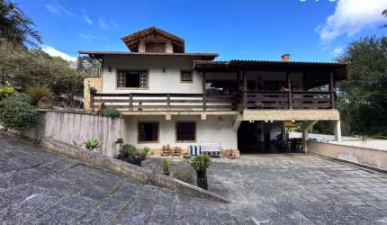 Casa com 3 dormitórios à venda, 450 m² por R$ 890.000,00 - Parque do Imbui - Teresópolis/RJ