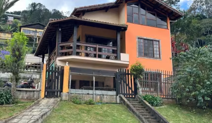 Casa com 3 dormitórios à venda, 212 m² por R$ 990.000,00 - Parque do Imbui - Teresópolis/RJ