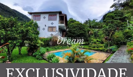 Casa com 4 dormitórios à venda, 202 m² por R$ 750.000,00 - Granja Guarani - Teresópolis/RJ