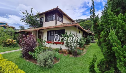 Casa com 3 dormitórios à venda, 119 m² por R$ 690.000,00 - Albuquerque - Teresópolis/RJ