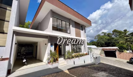 Casa com 3 dormitórios à venda, 150 m² por R$ 1.190.000,00 - Várzea - Teresópolis/RJ