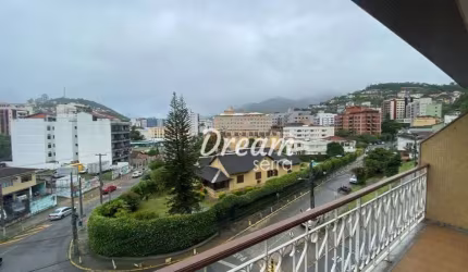 APARTAMENTO 2 QUARTOS COM VARANDA E VAGA NA VARZEA- TERESÓPOLIS