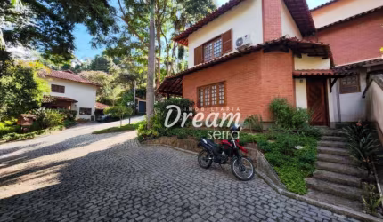 Casa com 3 dormitórios à venda, 155 m² por R$ 800.000,00 - Quebra Frascos - Teresópolis/RJ